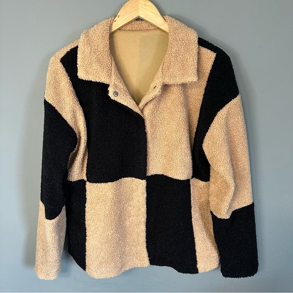 Colorblock Checkered Sherpa Shacket - Picture 5 of 14